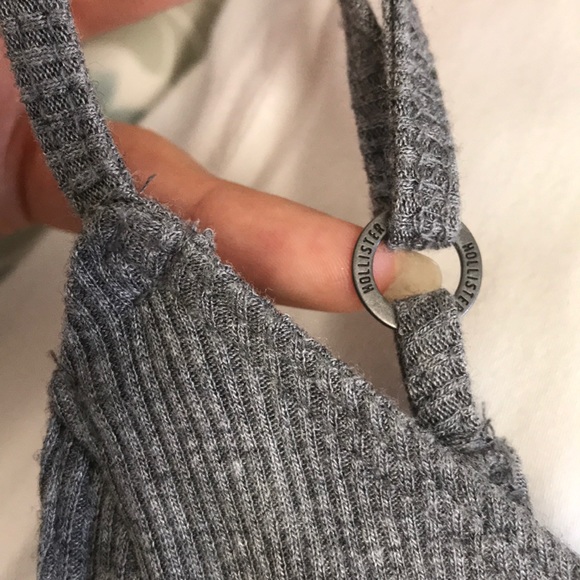 ππNWT Gray HOLLISTER V-Neck Bodysuitπ - Picture 6 of 6